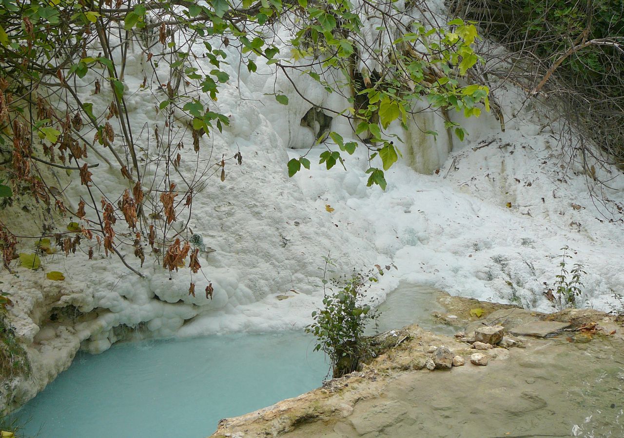 Bagni San Filippo to jedno z najbardziej niezwykłych miejsc w Toskanii
