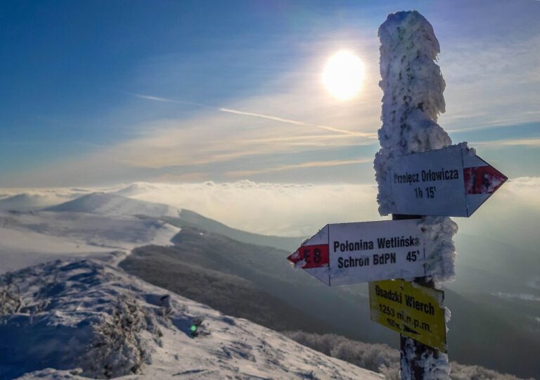 Drogowskaz w Bieszczadach