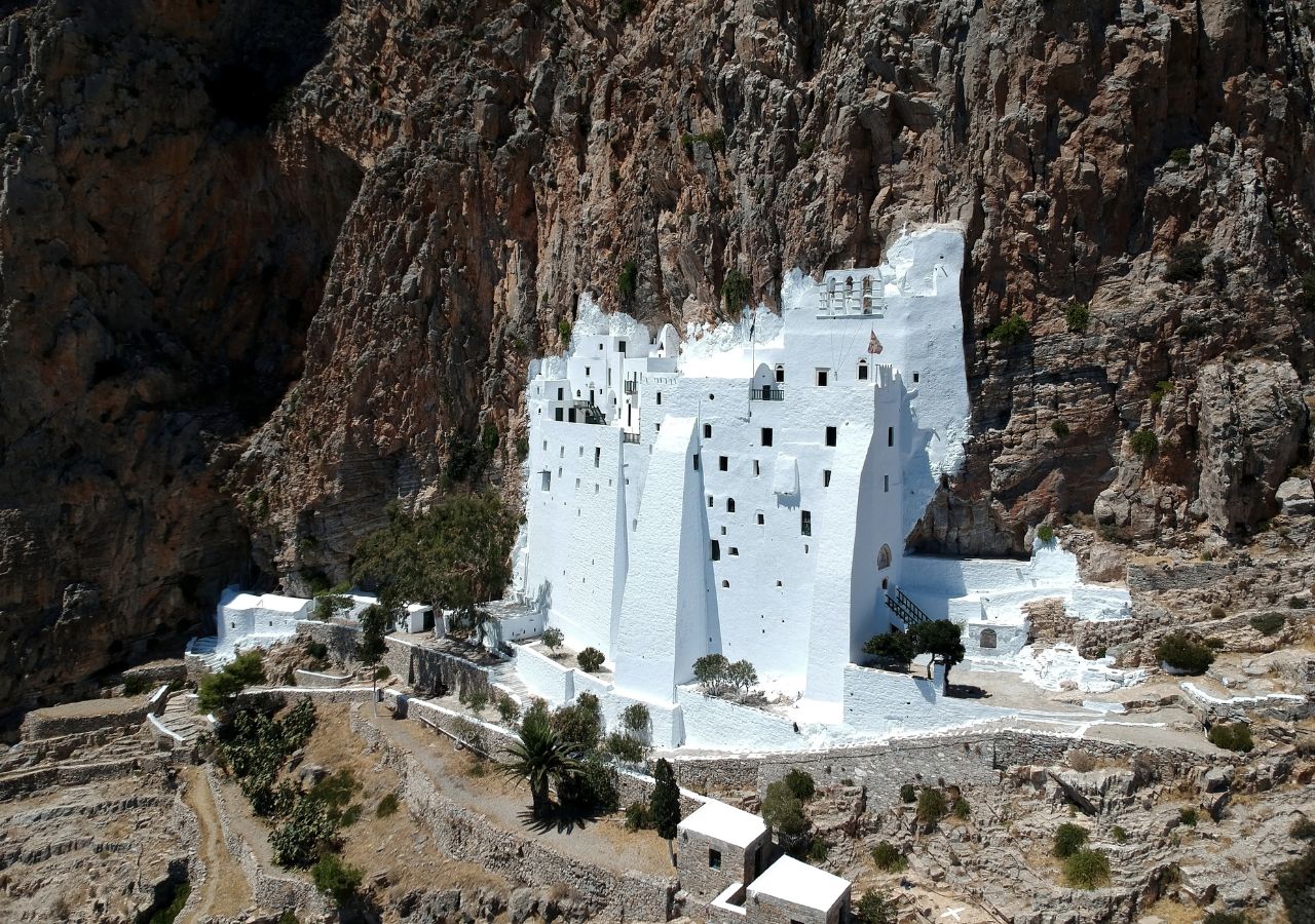 klasztor Chozoviotissa na wyspie Amorgos