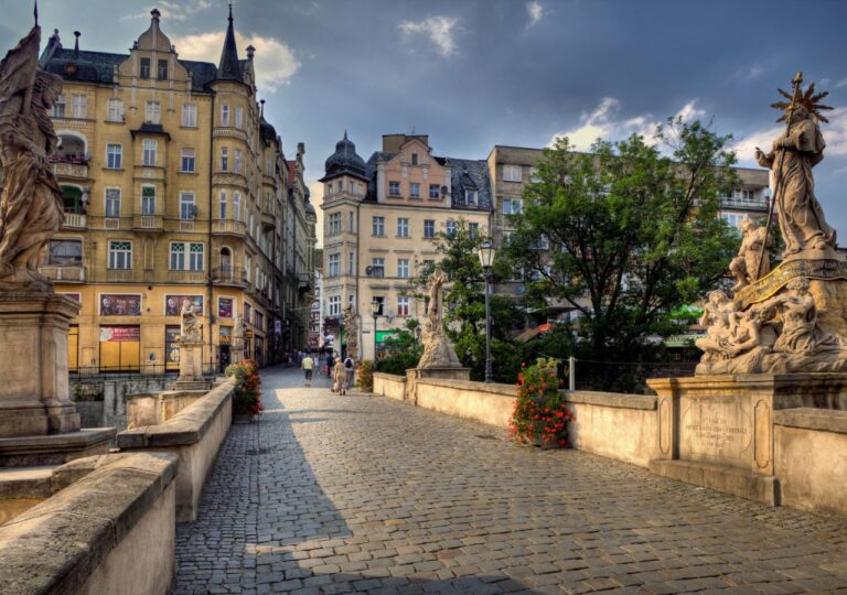 Gotycki Most w Kłodzku jest nazywany małym Mostem Karola