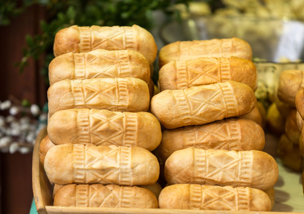 Oscypek produkt regionalny ue ułożony w stos