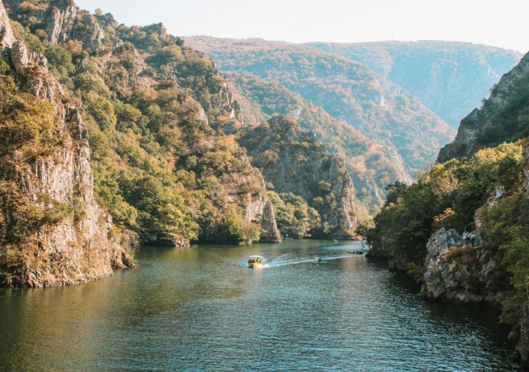 Kanion Matka nazywany jest perłą Macedonii Północnej