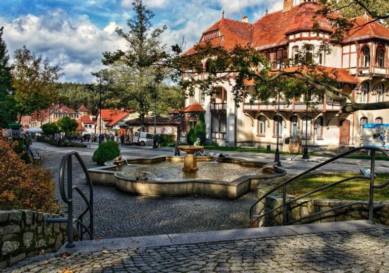 Świeradów-Zdrój to miejsce, w którym możemy nie tylko podreperować zdrowie, ale także odpocząć w pięknym otoczeniu