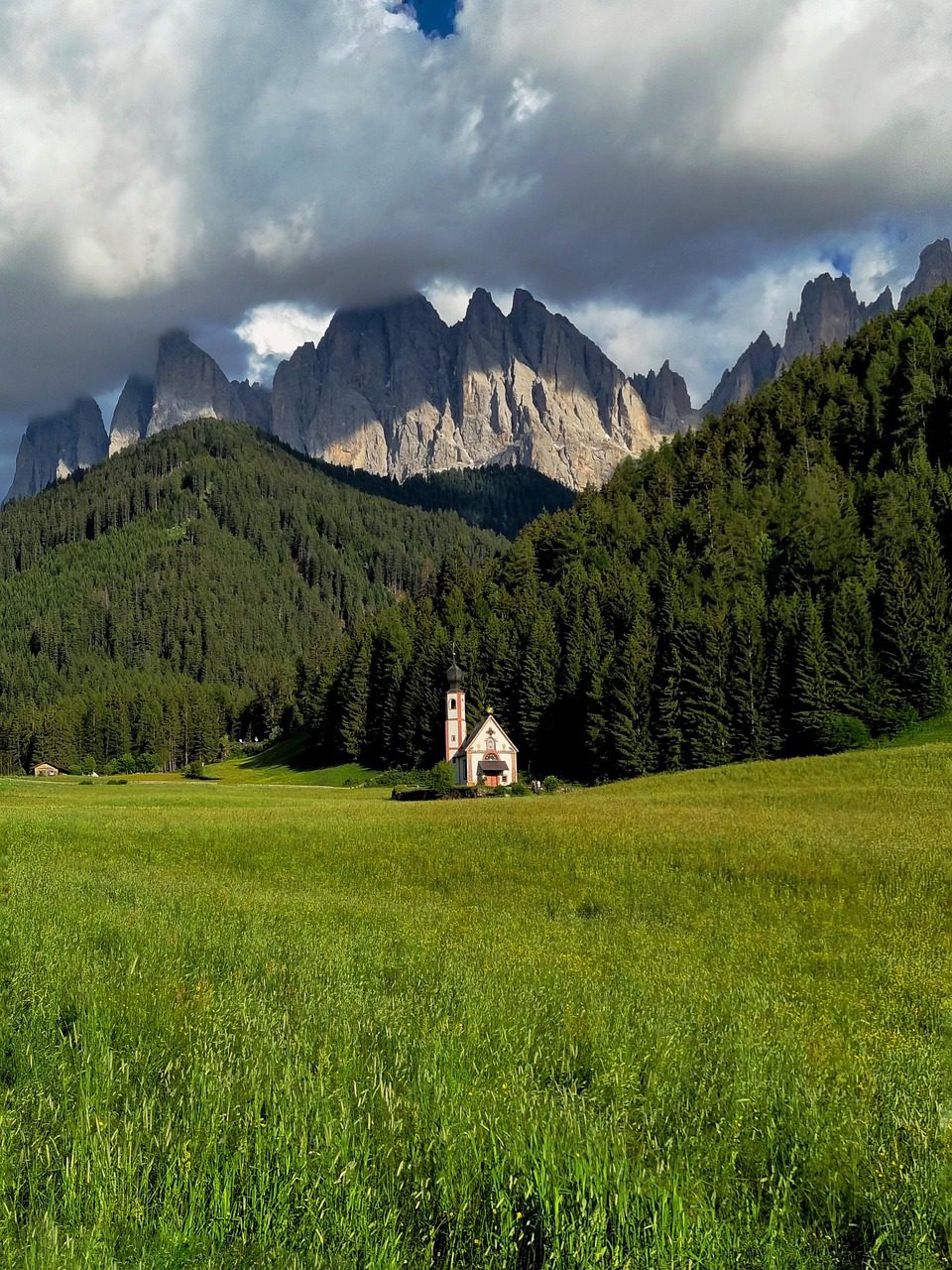 Region Trentino zachwyca zimą oraz latem
