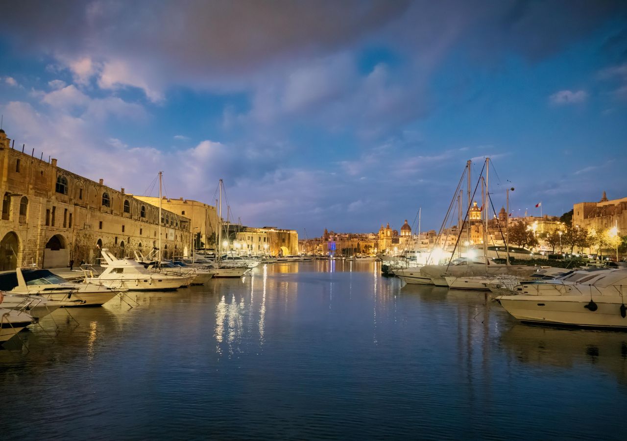 W Valletcie też możesz popływać gondolą