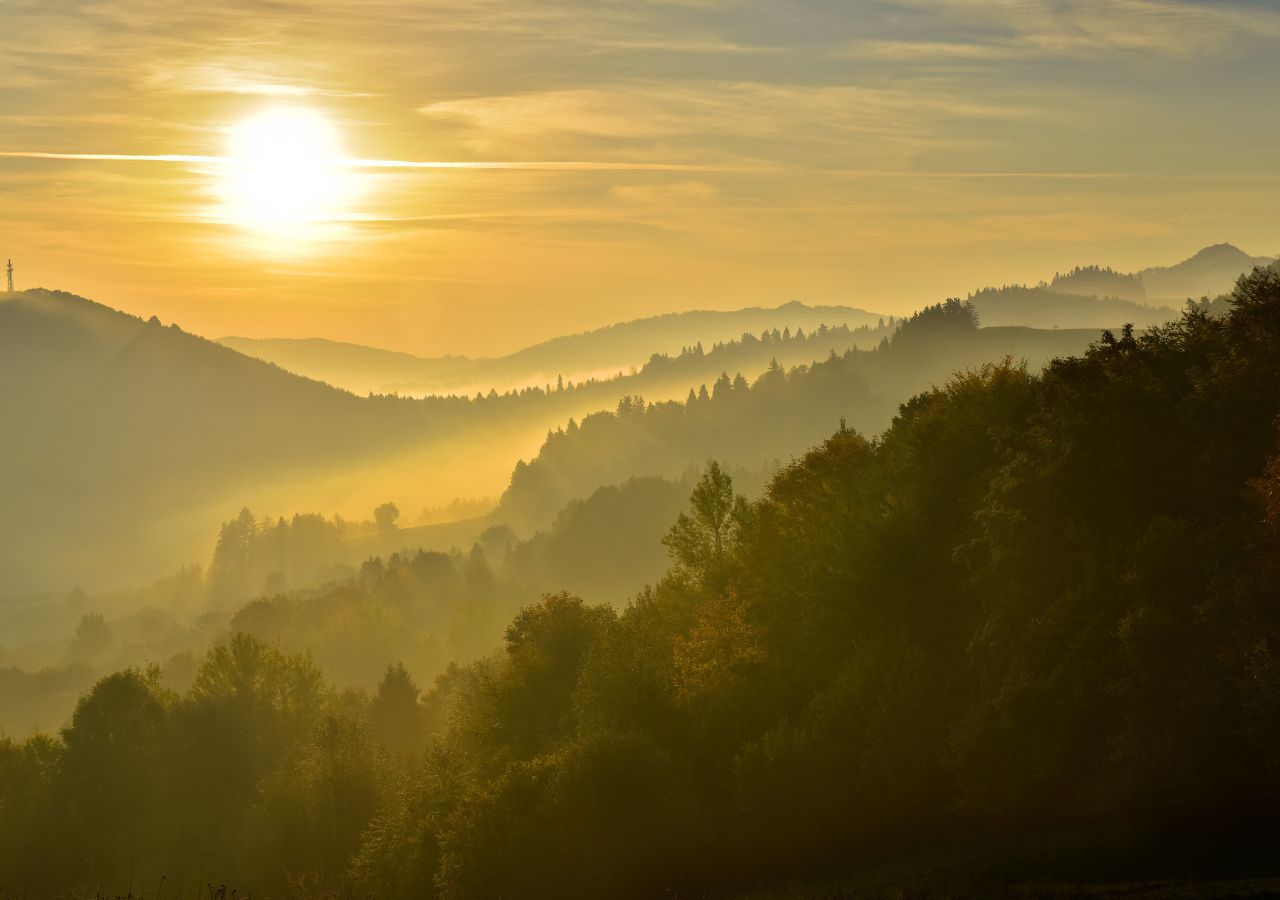 Słońce wschodzi nad Pieninami