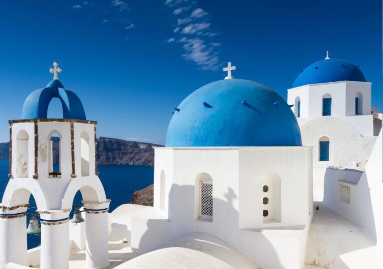 Grecki kościół na wyspie Oia