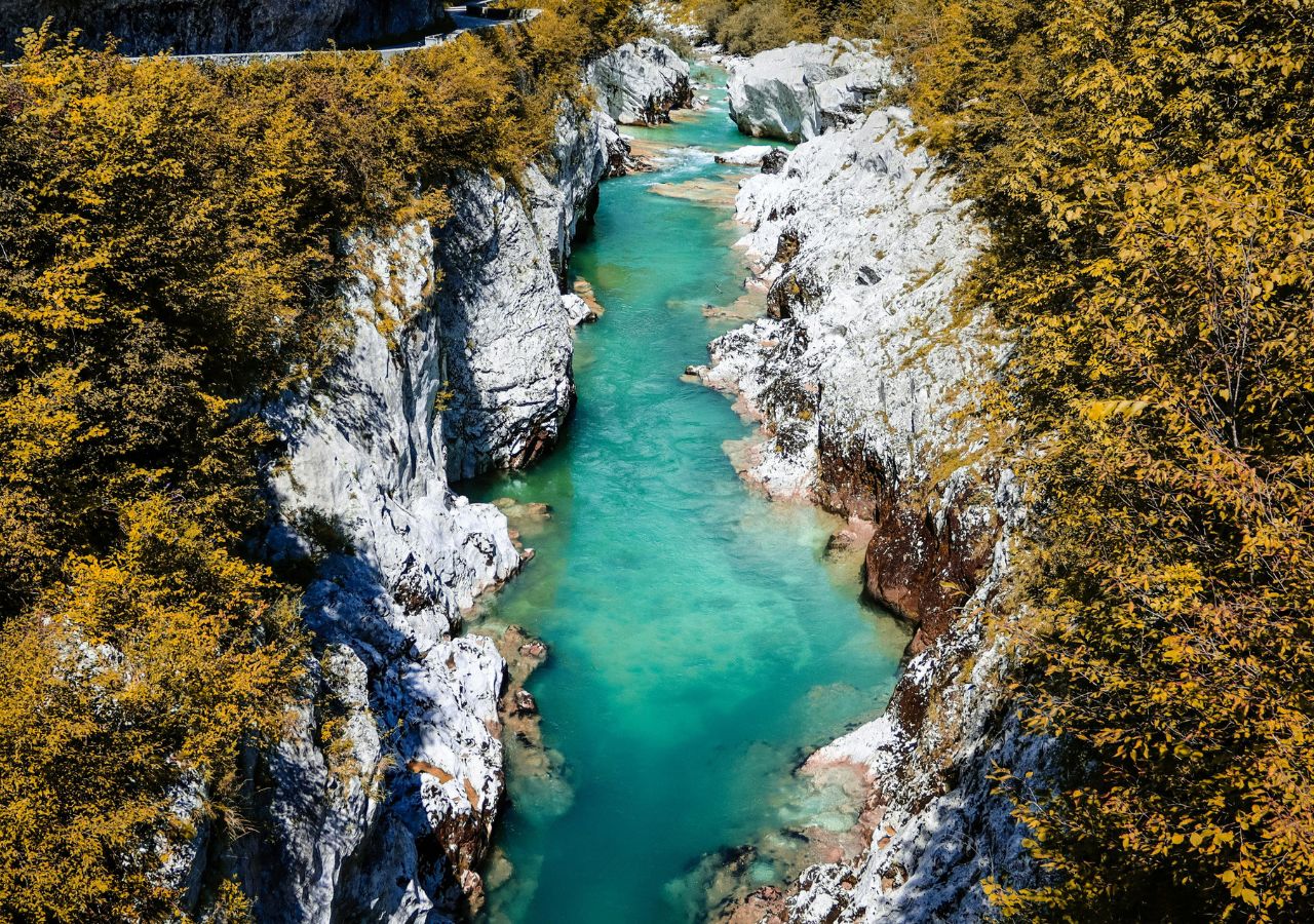 Dolina Soczy w Alpach Julijskich w Słowenii