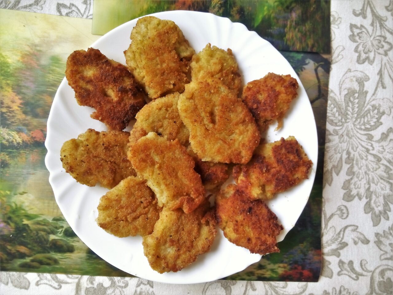 Fuczki na białym talerzu