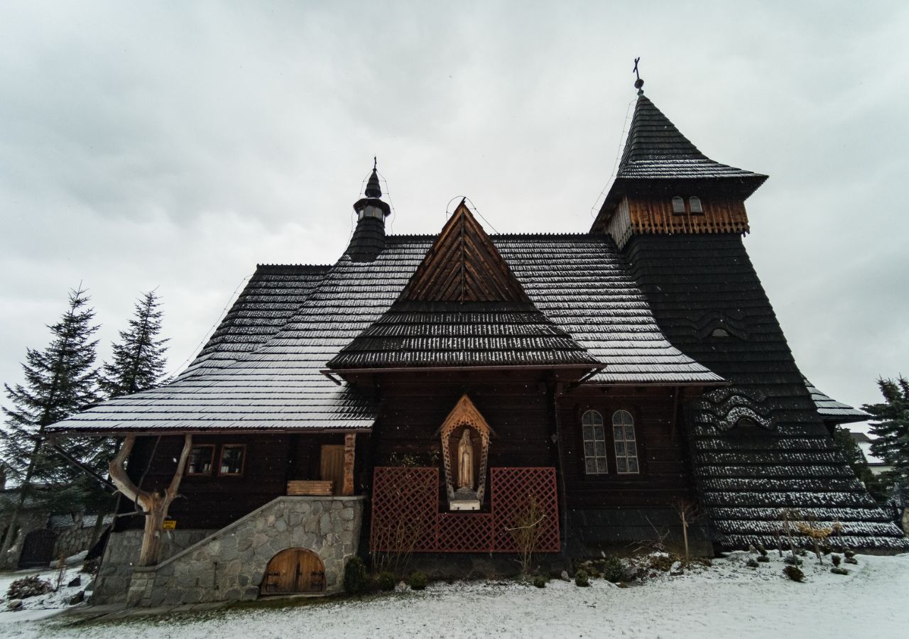 Drewniany kościółek w Murzasichlach - tatry, Polska