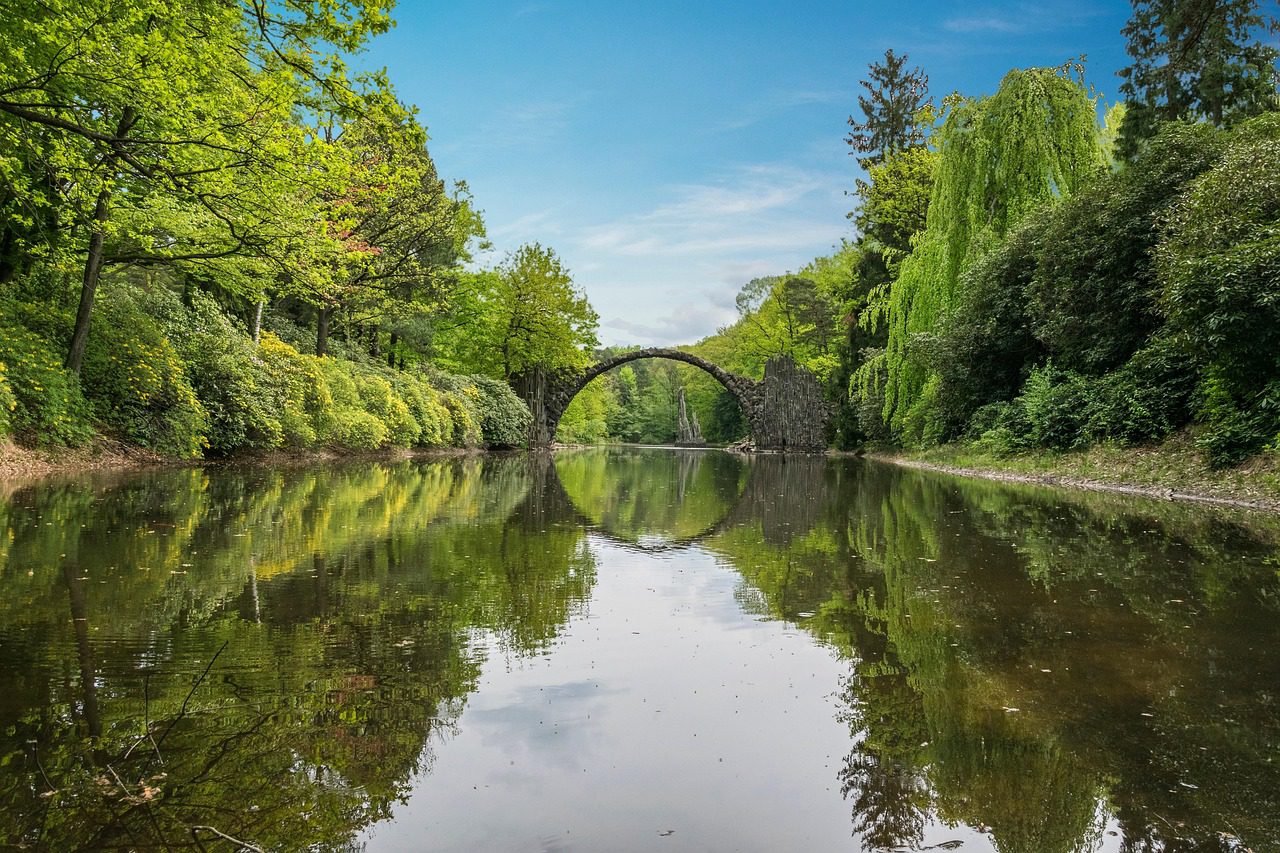 Najbardziej rozpoznawalnym miejscem w Kromlau jest Rakotzbrücke