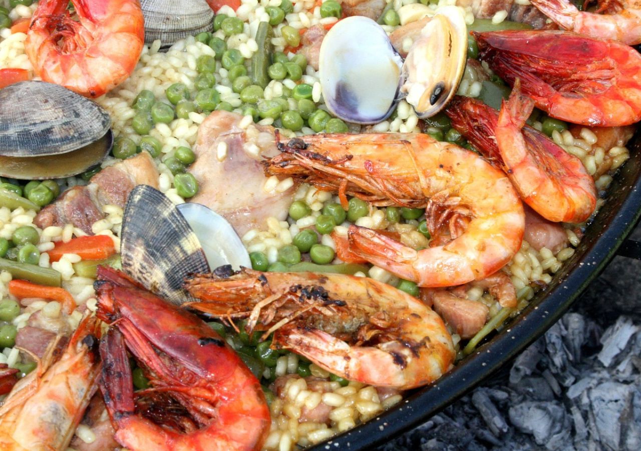 Paella z owocami morza