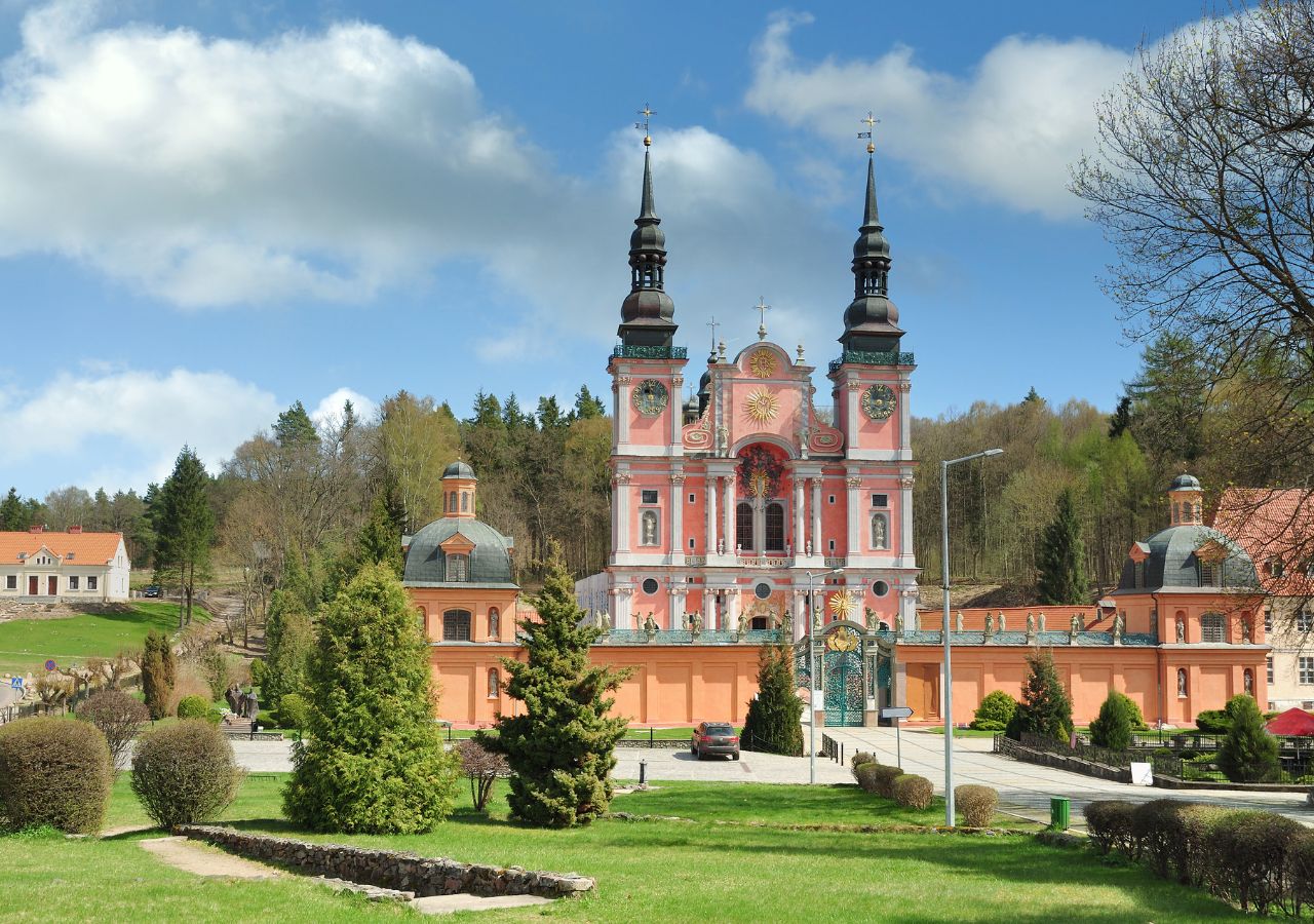 Sanktuarium w świętej lipce na mazurach - polska