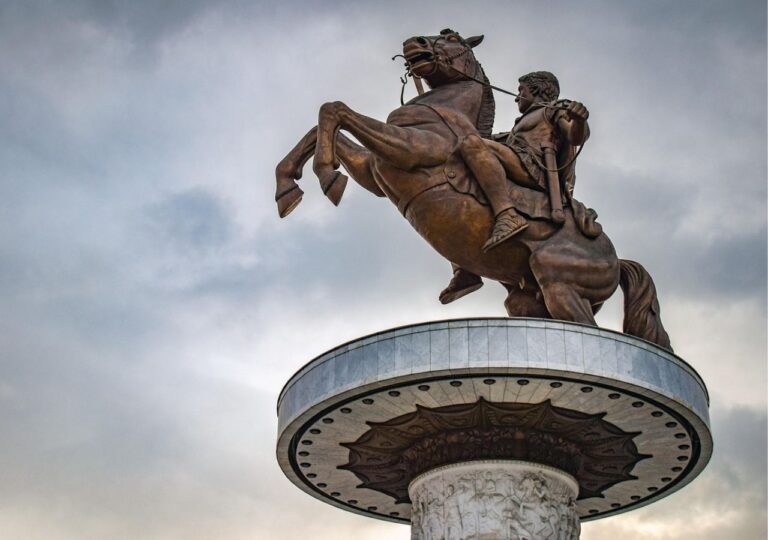 Pomnik Wojownik Na Koniu w Skopje, Macedonia Północna