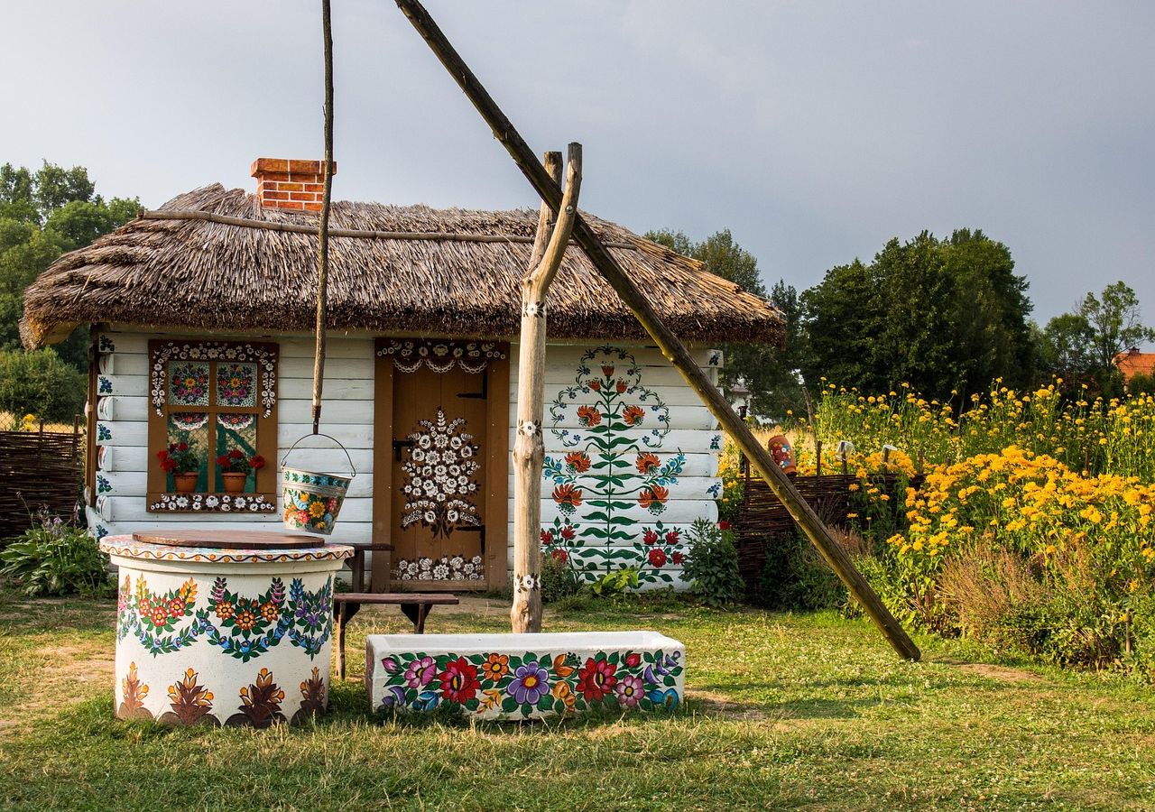 Zalipie to jedna z najpiękniejszych wsi w Małopolsce. Słynie z ręcznie malowanych domów