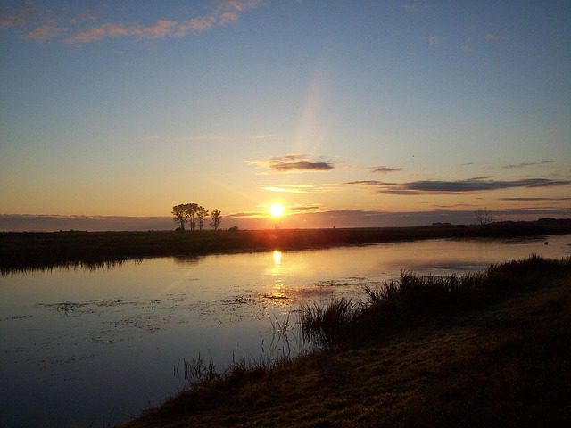 Wschód słońca nad Biebrzą