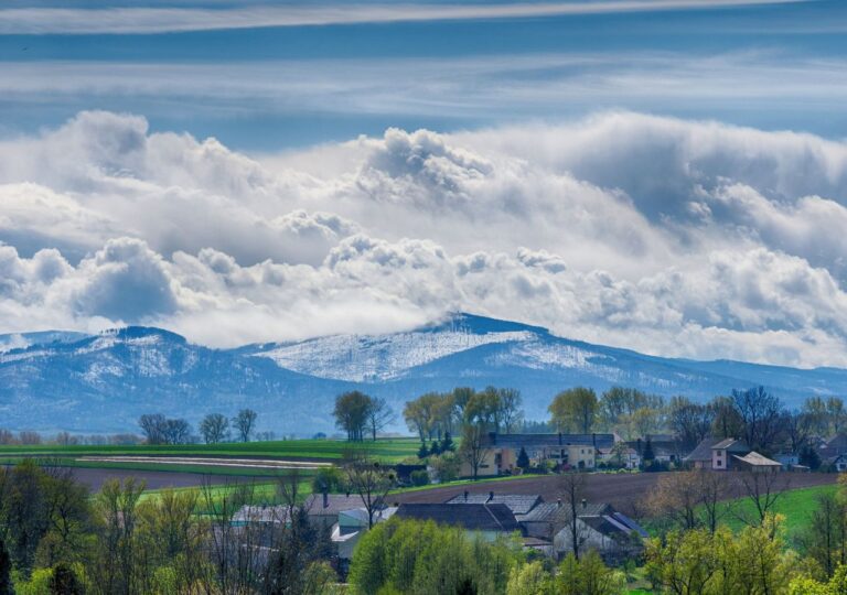 Widok na Góry OPawskie z Biskupiej Kupy