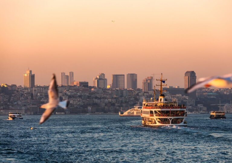 Bosfor - widok na Stambuł, Turcja