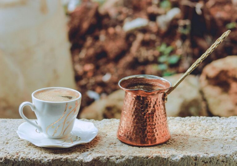 Kawa, której nie wolno mieszać. Oto turecki sekret picia czarnego naparu
