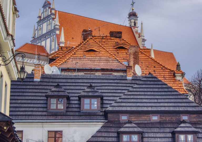 Dachy zabudowań starówki kazimierskiej