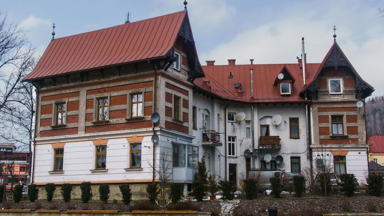 Charakterystyczna drewniana architektura Krynicy-Zdroju