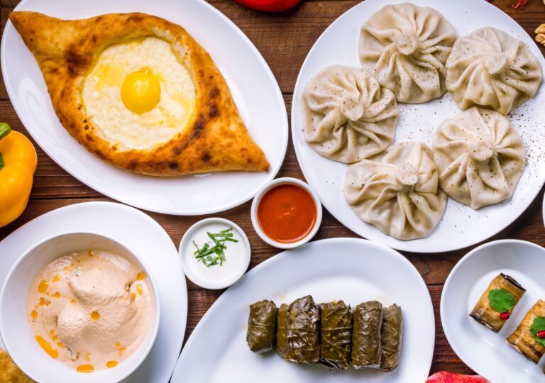 Stół z potrawami gruzińskimi