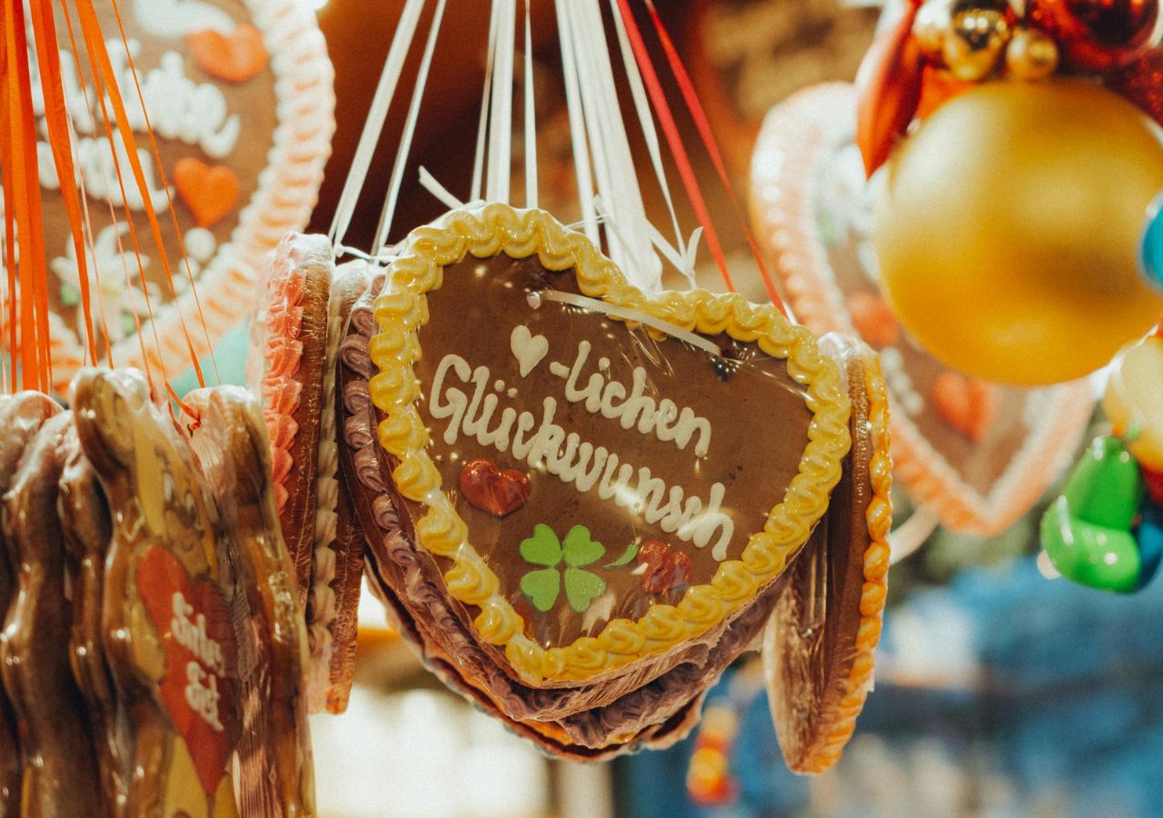 Lebkuchen - tradycyjne pierniki z Norymbergi na świątecznym jarmarku