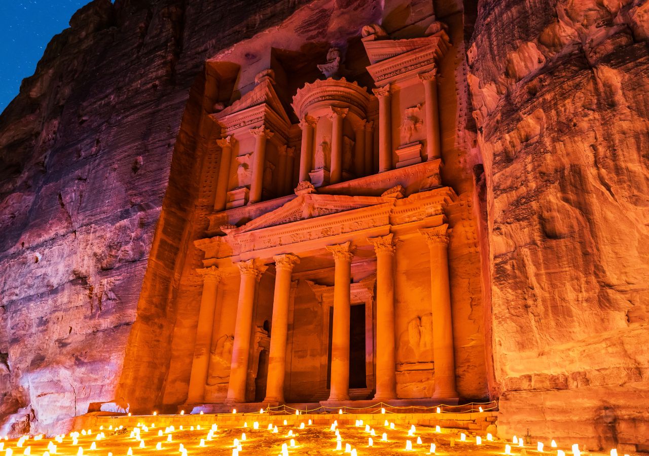 Fasada Petry, Jordaia - Petra by night