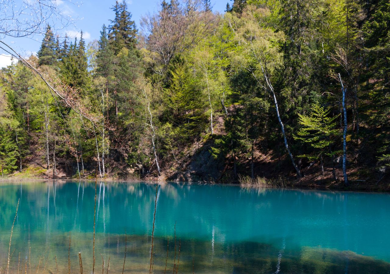 Turkusowe jeziorko w Rudawach Janowickich