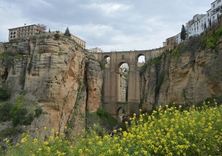 Dlaczego każdy chce zobaczyć ten most? Ronda zaskakuje każdego turystę