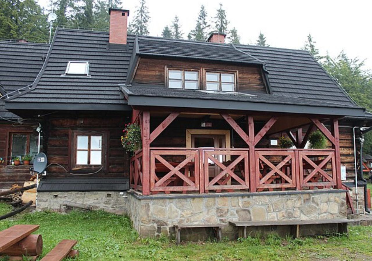 Schronisko PTTK na Hali Krupowej - Beskidy, Polska