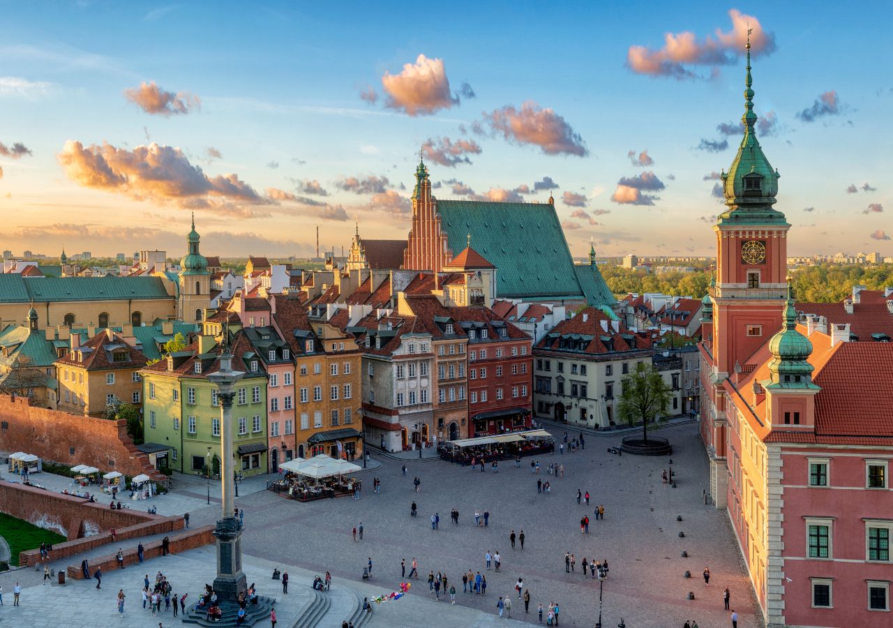 Stare Miasto w Warszawie z loty ptaka o zachodzie słońca