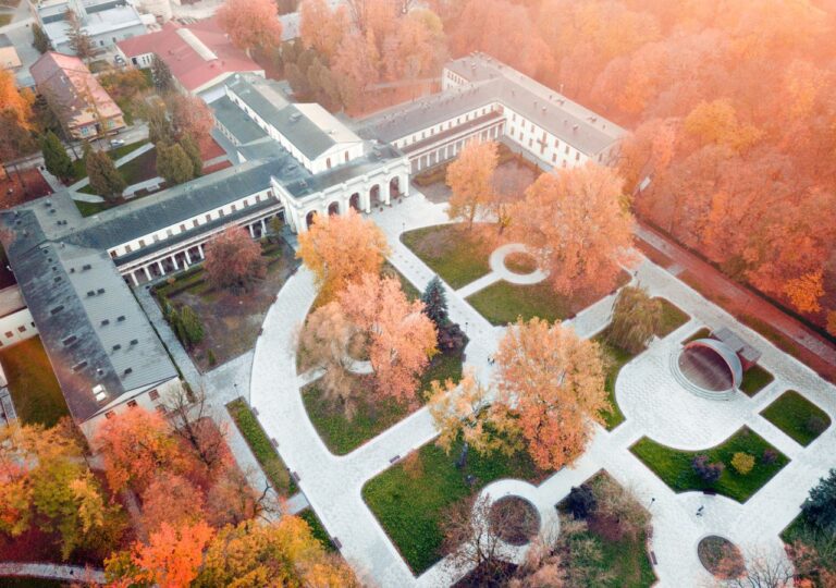 Park Zdrojowy w Busku-Zdroju z lotu ptaka - uzdrowisko, Polska