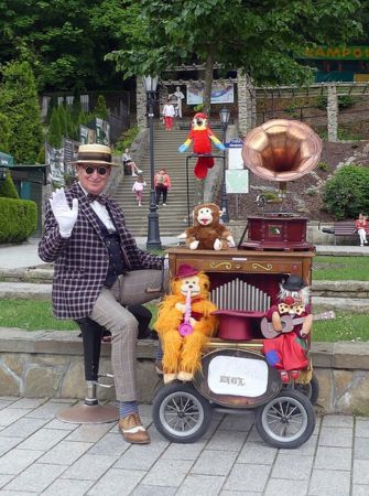 Kataryniarz w Krynicy Zdroju, Polska