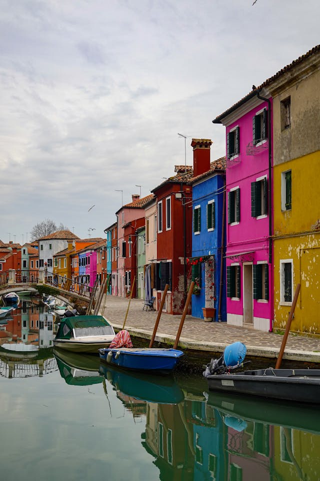 Kolorowe elewacje budynków to symbol Murano